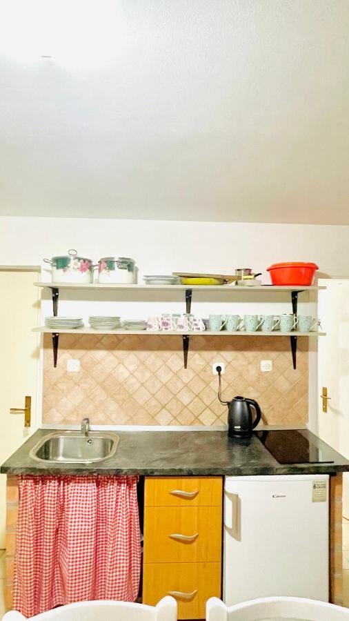 Colorful And Happy Apartment Sukosan - With Parking Exterior foto